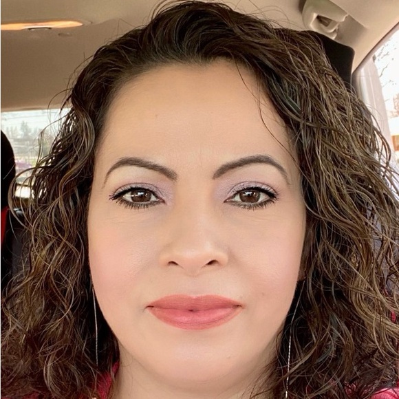 Meet your Posher, Maria - Picture 2 of 2